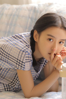 被老师摁着强进了她的身体